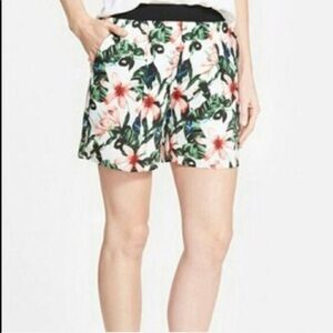 Vince Camuto Floral Print Shorts Size XL New With Tags